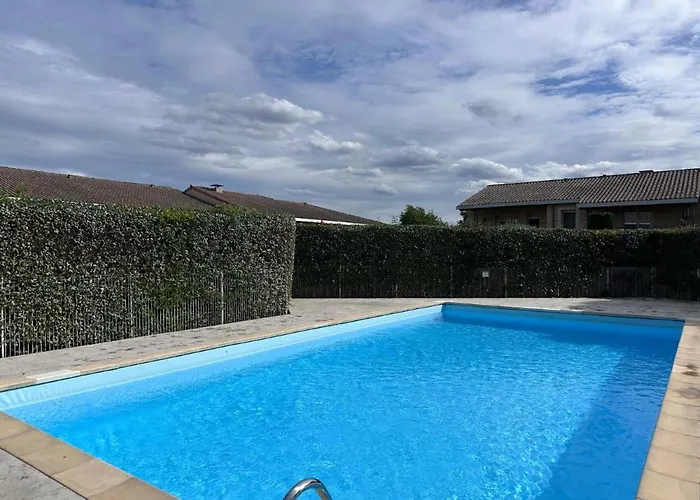 Vue Chateau Apartment